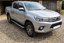 Toyota Hilux 2015- Trittbretter Maydos V1 (2 Stk., Aluminium & Edelstahl) Foto 1