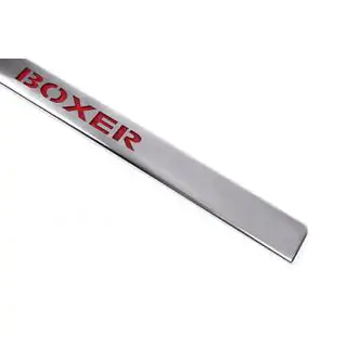 Chromleiste über dem Kennzeichen mit LED-Rot (Edelstahl) Peugeot Boxer 2006-2025 Foto 3