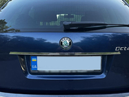 Skoda Octavia II A5 2010-2013 Chromleiste über dem Kennzeichen Carmos (Edelstahl) Foto 5