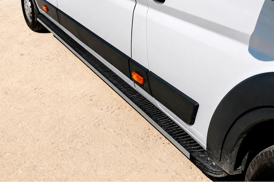 Peugeot Boxer 2006-2025 Seitenschweller Maya (2 Stk., Aluminium) Image