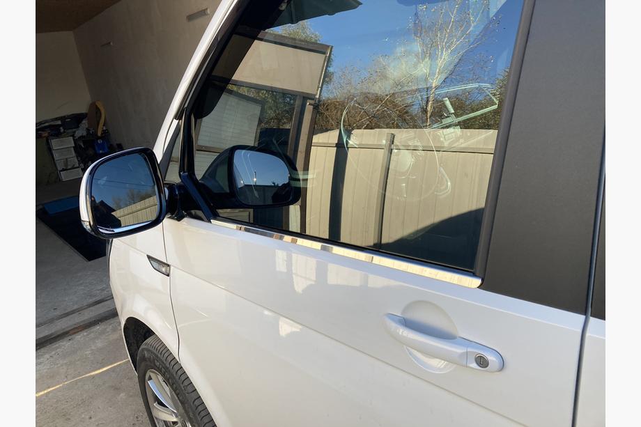 Volkswagen T6 2015-2024 Fensterrahmen Blenden (2 Stk., Edelstahl) Image