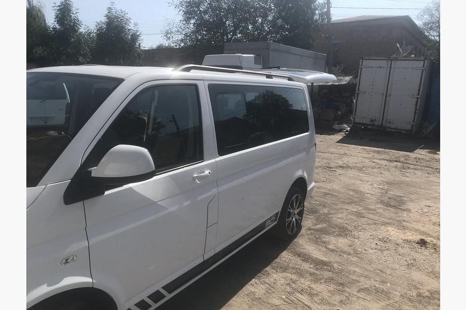 Volkswagen T5 Multivan 2003–2010 Schwarze Dachreling Foto 9