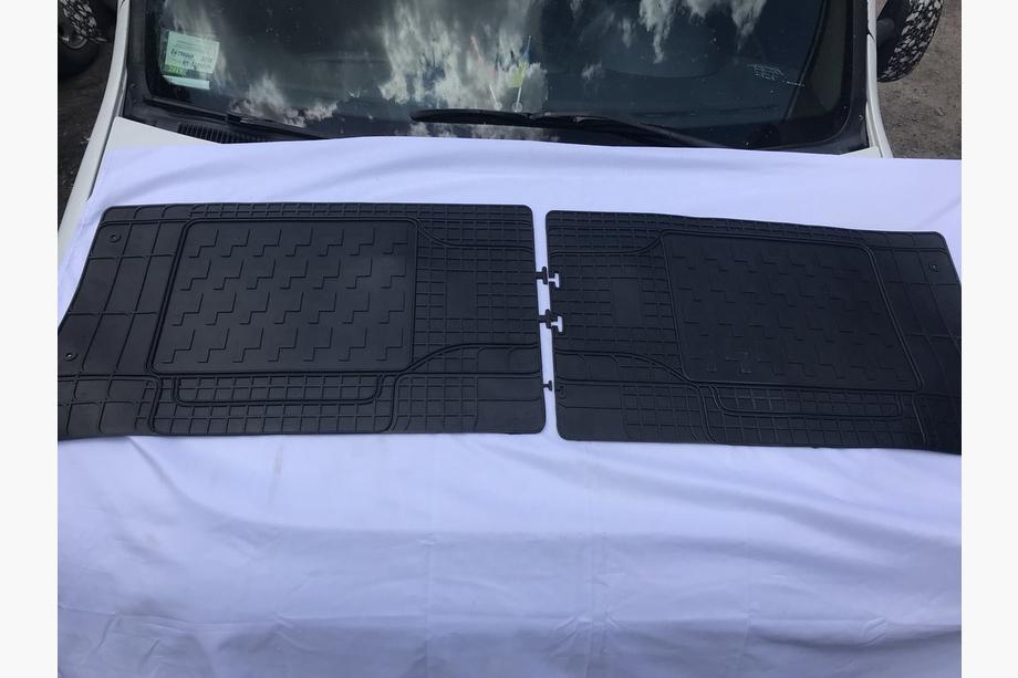 Volkswagen T5 2010-2015 Hintere Gummimatten (2 Stk, Stingray) Premium - geruchlos Foto 2