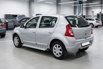 Dacia Sandero 2007-2013 Seitenschweller Maya V2 (2 Stk., Aluminium) Foto 1