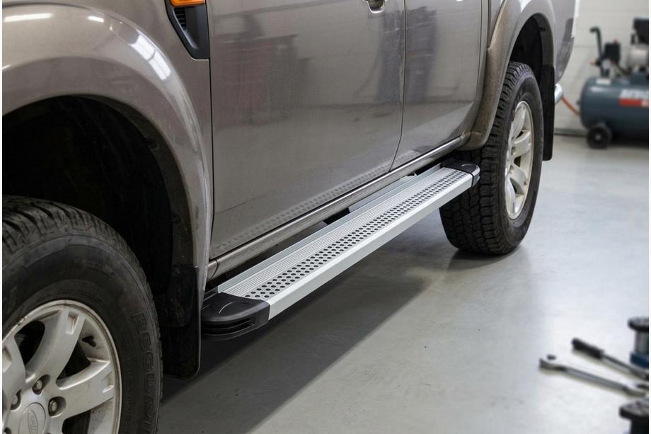 Ford Ranger 2007-2011 Seitenschweller Maya V2 (2 Stk., Aluminium) Image