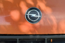 Opel Vectra A 1987-1995 Emblem (Türkei) Vorne mit Schräge (75mm) Foto 5