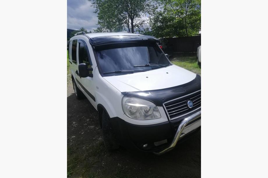 Fiat Doblo I 2005-2010 Frontscheibenblende (schwarz glanz, 5mm) Foto 10