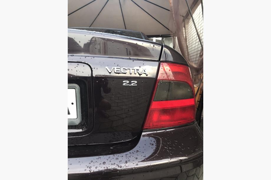 Opel Vectra B 1995-2002 Schriftzug Vectra (Türkei) Image