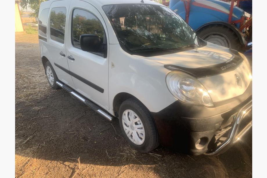 Renault Kangoo 2008–2020 Seitliche Rohre BB002 (2 Stk., Edelstahl) 70 mm, kurzer Radstand Foto 9