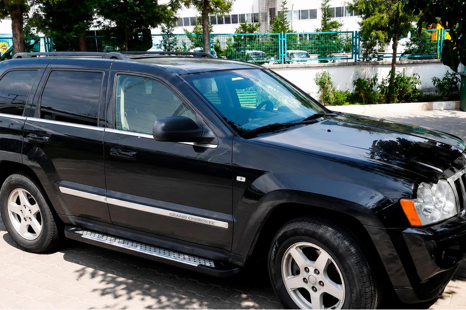 Jeep Grand Cherokee WK 2004-2010 Trittbretter Allmond Grey (2 Stk., Aluminium) Foto 1