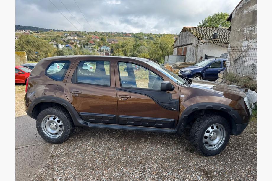 Dacia Duster 2008-2018 Türleisten mit Vorsprüngen (4 Stk, Kunststoff) Image