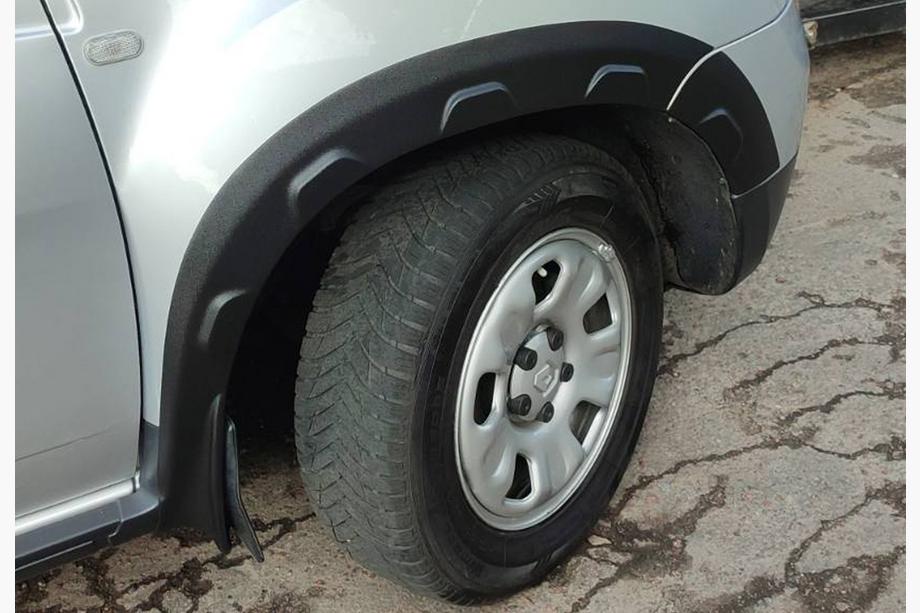 Renault Duster 2008–2017 Kotflügelverbreiterungen mit Kanten (8 Stk, ABS) Foto 11