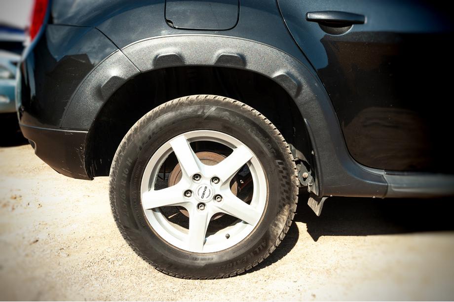Renault Duster 2008–2017 Kotflügelverbreiterungen mit Kanten (8 Stk, ABS) Foto 6