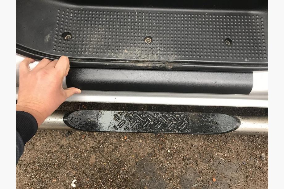 Renault Trafic 2001–2015 ABS Einstiegsleisten Abdeckungen (2 Stk, DDU) Foto 7