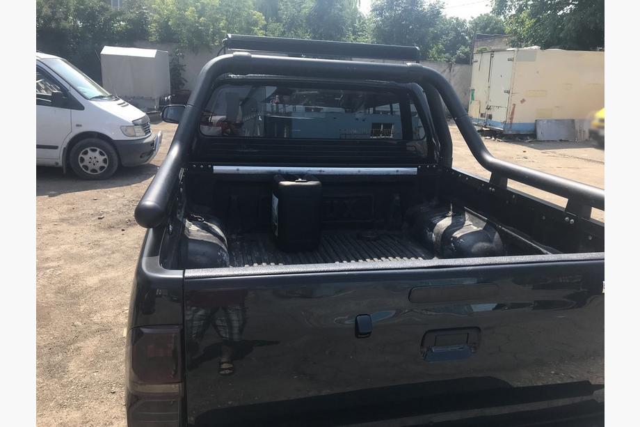 Toyota Hilux 2006-2015 Überrollbügel für Karosserie (schwarz) Foto 3