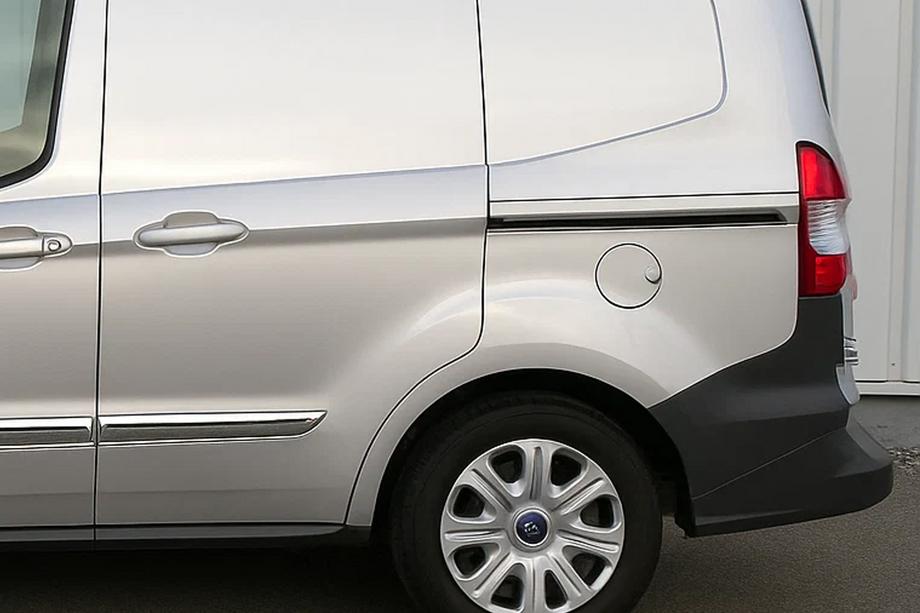 Ford Courier 2014-2023 Edelstahl Zierleisten Schiebeturen (2 Stk.) Image
