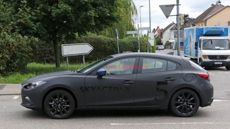 Mazda wird seinen neuen drei-Motor mit einem innovativen