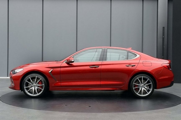 Die Koreaner präsentierten Hauptkonkurrenten BMW 3-Series