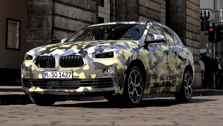 In Mailand zeigte der neue Cross-Coupé BMW X2