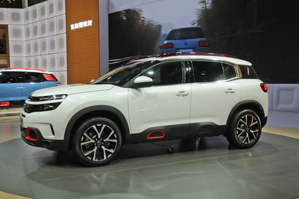 Überblick über die neuen Modelle des SUV Aircross Citroen C5 Foto 2