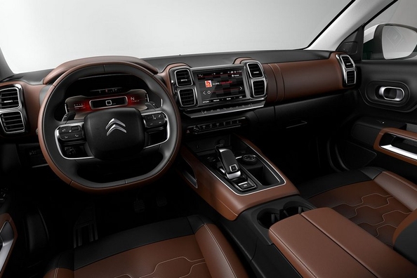 Überblick über die neuen Modelle des SUV Aircross Citroen C5 Foto 5