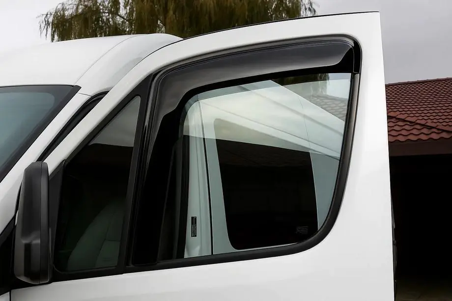 Mercedes Sprinter W906 2006–2018 Windabweiser zum Kleben (2 Stk, HIC) Foto 1