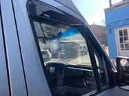 Mercedes Sprinter W906 2006–2018 Windabweiser zum Kleben (2 Stk, Niken) Foto 3