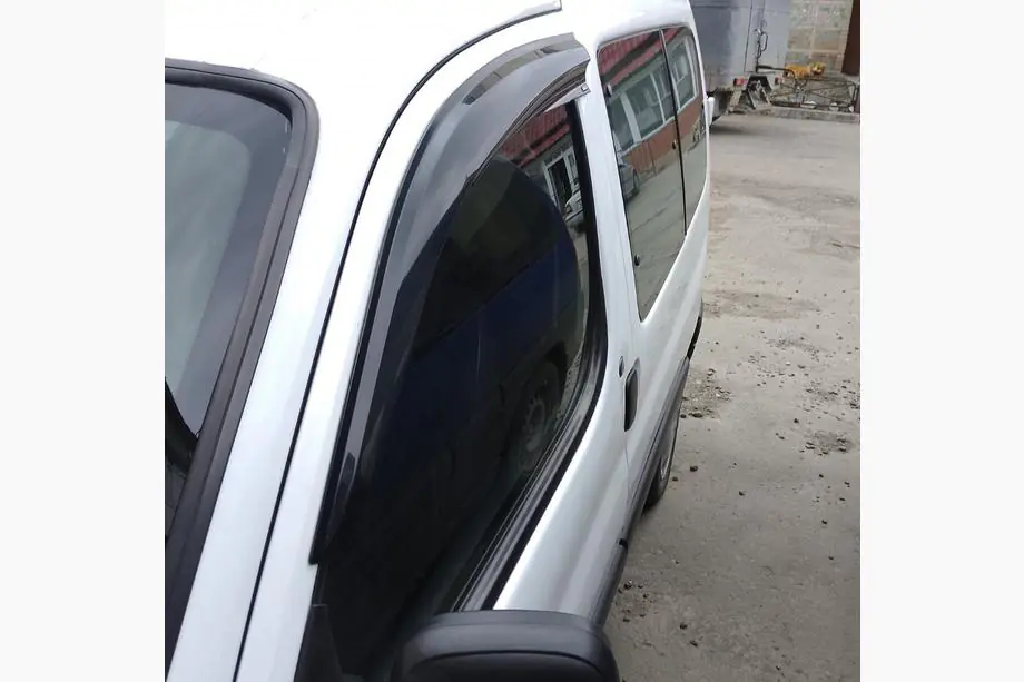 Peugeot Partner 1996-2008 Windabweiser (2 Stk., Sunplex Sport) Foto 1