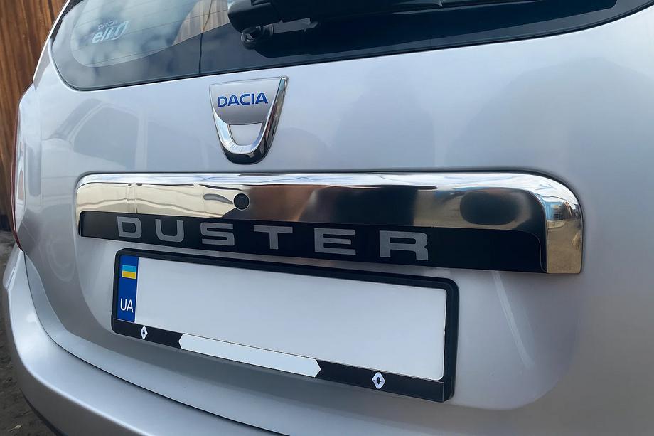 Dacia Duster 2008-2018 Obere Edelstahlleiste über dem Kennzeichen Image