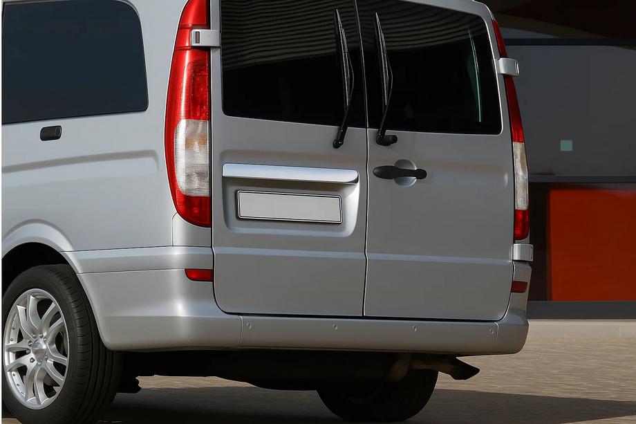 Mercedes Vito W639 2004-2014 Chromleiste über dem Kennzeichen (2-Türer, Edelstahl) Carmos - Türkischer Edelstahl (ohne Schriftzug) Foto 1