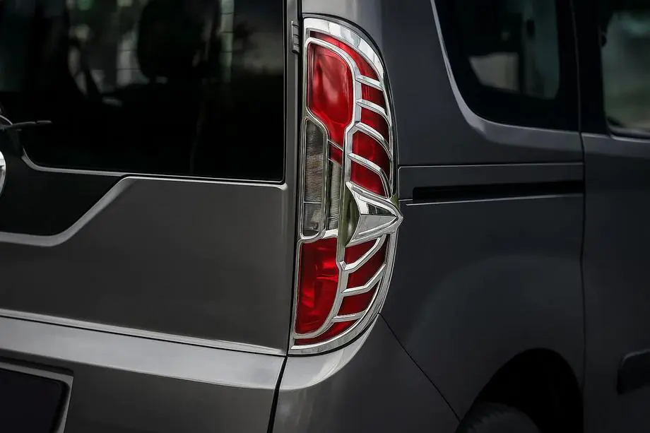 Opel Combo 2012-2018 Chrom Blenden für Rückleuchten (2015↗, 2 Stk, Kunststoff) Image
