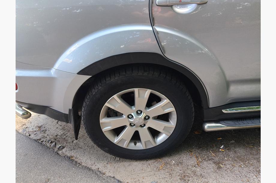 Mitsubishi Outlander 2006-2012 Radlaufverbreiterungen (4 Stk, schwarz) Foto 3