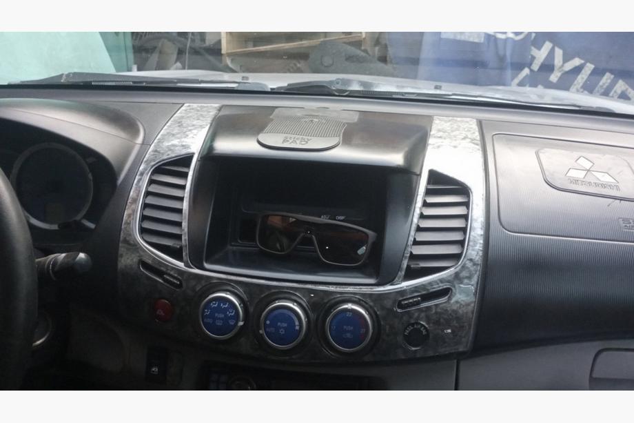 Mitsubishi L200 2006-2015 Armaturenbrett Abdeckungen (11-teilig) Titan Foto 6