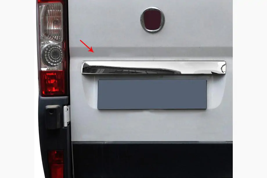 Citroen Jumper 2007-2025 Chromleiste über dem Kennzeichen (Edelstahl) Image