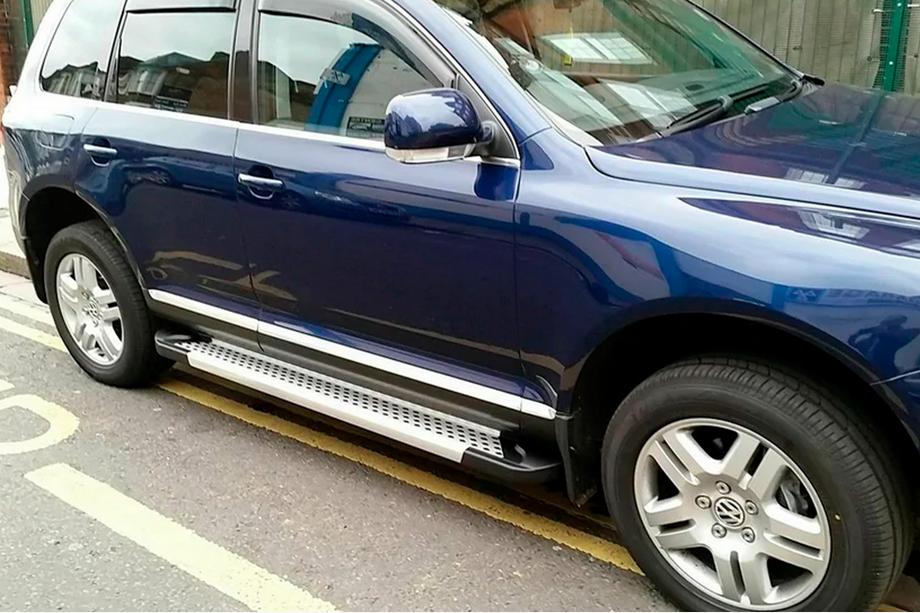 Volkswagen Touareg 2002–2010 Trittbretter Allmond Grey (2 Stk., Alu) Image