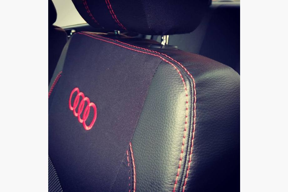 Audi A4 B5 1994–2001 Autositzbezüge (Kunstleder↗Stoff, Premium) Foto 4