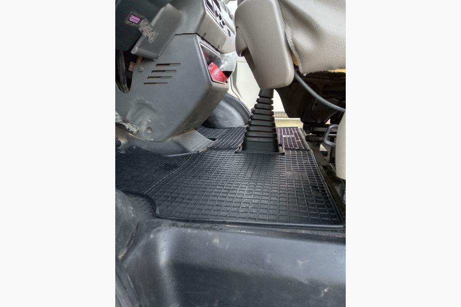 Volkswagen T4 Caravelle/Multivan 1990–2003 Gummimatten (2 Stk, Polytep) Foto 5