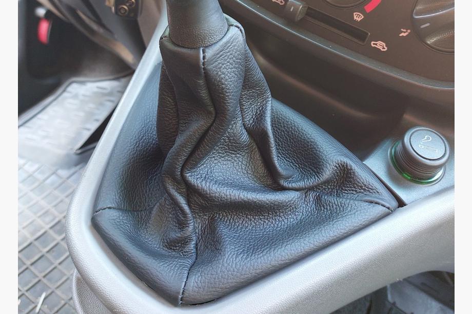 Fiat Doblo I 2005-2010 Schaltsack Leder Image