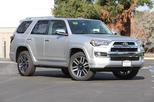 Übersicht der Toyota 4Runner SUV der fünften Generation Foto 5