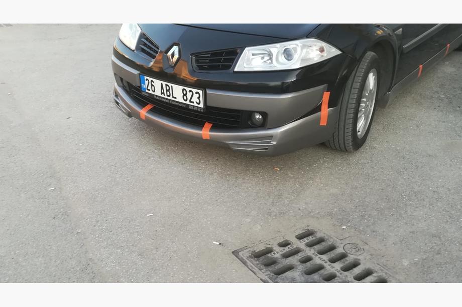 Renault Megane II 2004-2009 Frontstoßstangenlippe 2006-2009 (grundiert zum Lackieren) Foto 2