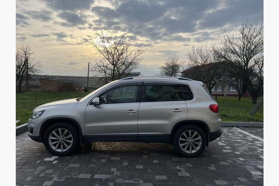 Volkswagen Tiguan 2007-2016 Windabweiser mit Chromleisten (4 Stk, Niken) Foto 4