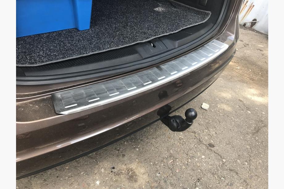 Volkswagen Sharan 2010-2023 Heckstoßstangenschutz Carmos Edelstahl Foto 2