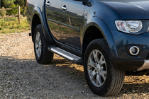 Mitsubishi L200 2015-2024 Seitenschweller Line (2 Stk., Aluminium) Foto 1