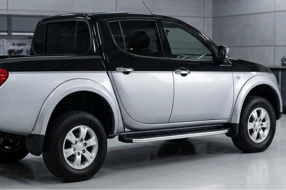 Mitsubishi L200 2015-2024 Seitenschweller Fullmond (2 Stk., Aluminium) Image