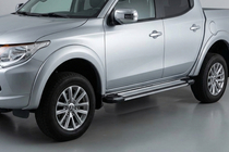 Mitsubishi L200 2015-2024 Trittbretter Rainbow (2 Stk., Alu) Foto 1