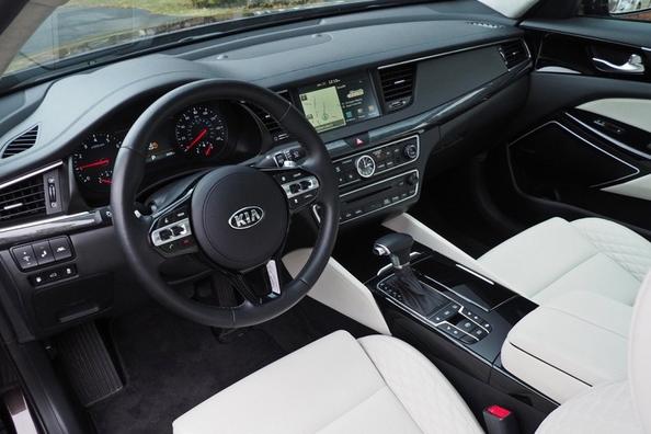 Limousine Kia Cadenza: Solidität, Komfort und Premium-Qualität Foto 5