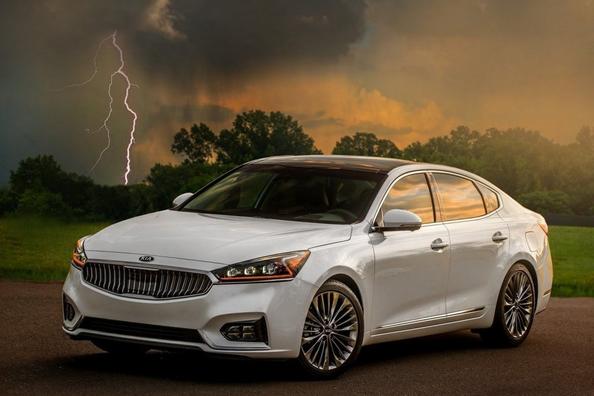 Limousine Kia Cadenza: Solidität, Komfort und Premium-Qualität Foto 1