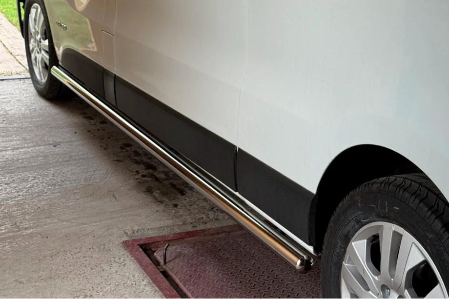 Opel Vivaro 2015-2019 Seitliche Rohre (2 Stk., Edelstahl) 70 mm, langer Radstand Foto 5