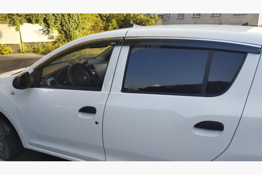 Dacia Sandero 2013-2020 Windabweiser mit Chromleiste (4 Stk, Niken) Image