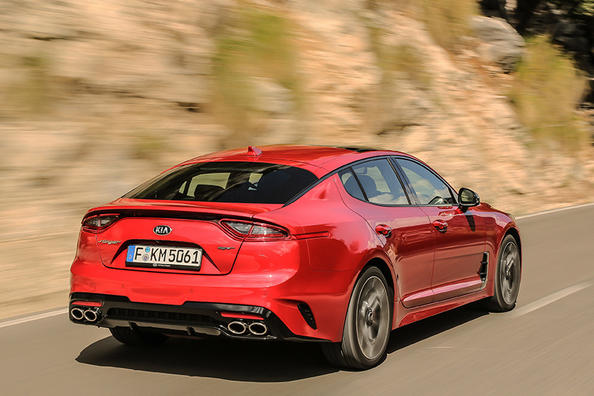 Kia Stinger: eine dreitürige liftbek mit sportlichen Gewohnheiten Foto 8